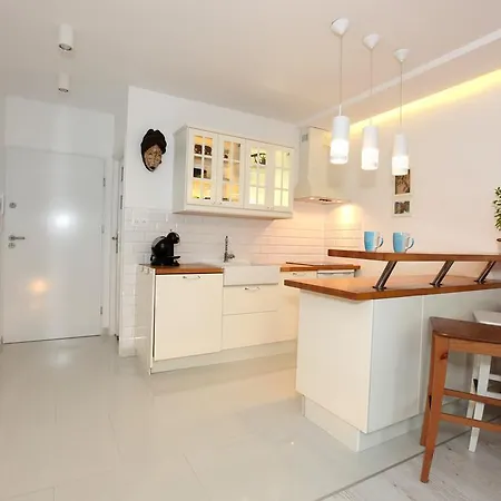 Around The World Apartment *